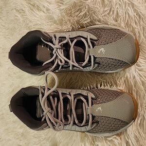 SHAQ Speed Demon Mid Top cushioned basketball shoes Size 5